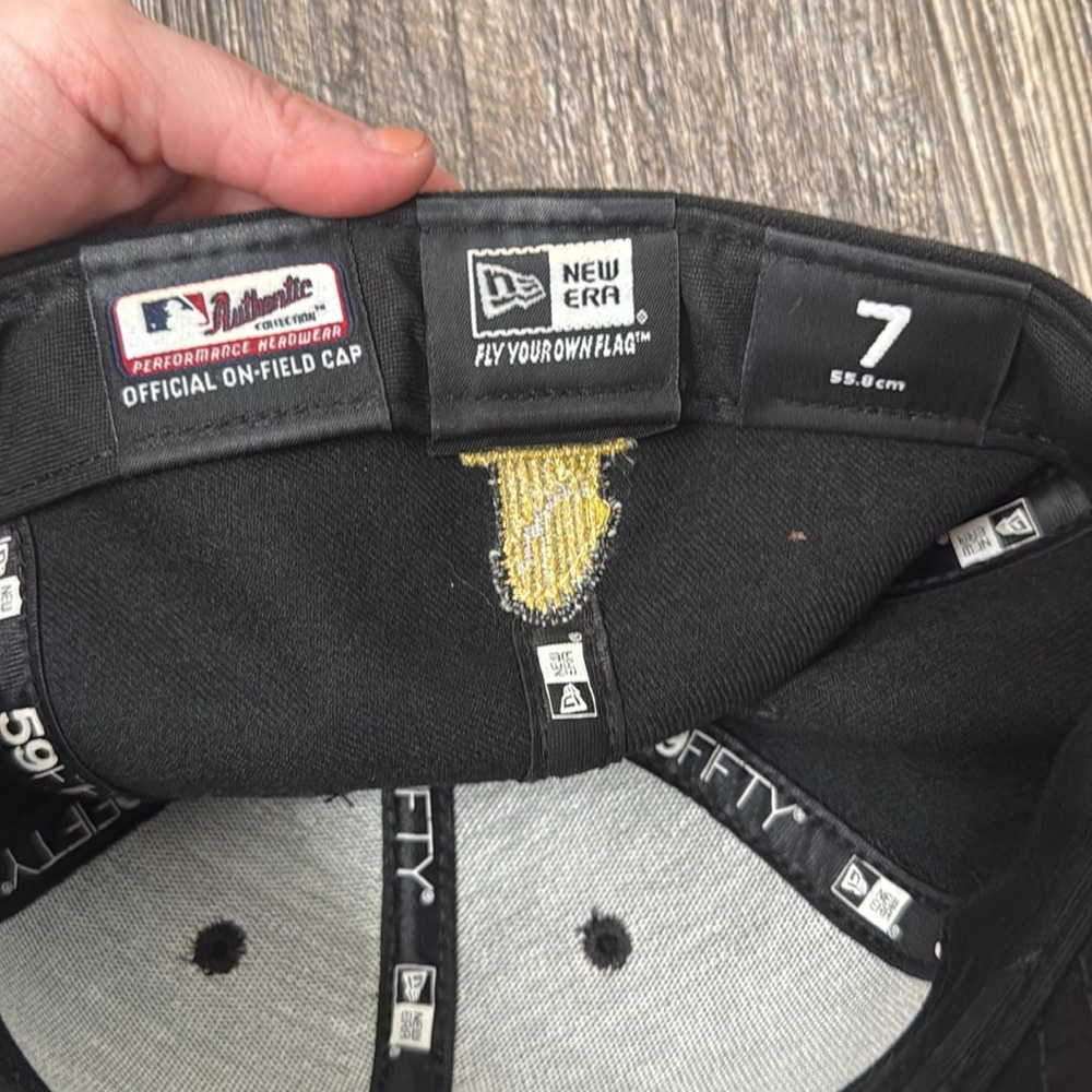New Era Limited Edition Giants Gold World Champions Hat size7 - Picture 2 of 6